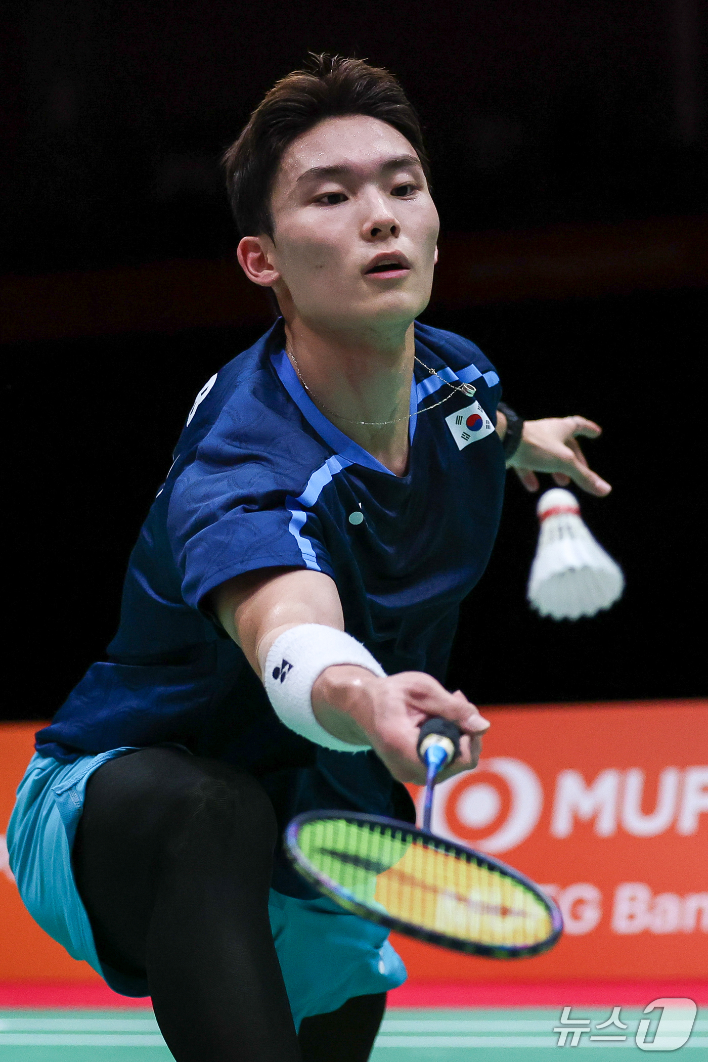 (이치노미야=뉴스1) 안은나 기자 = 대한민국 유태빈이 28일 일본 이치노미야 시립체육관에서 열린 2026 아이치·나고야 아시안게임 배드민턴 남자 단식 준결승전에서 싱가포르의 락향 …