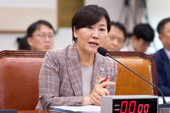 답변하는 송미령 장관
