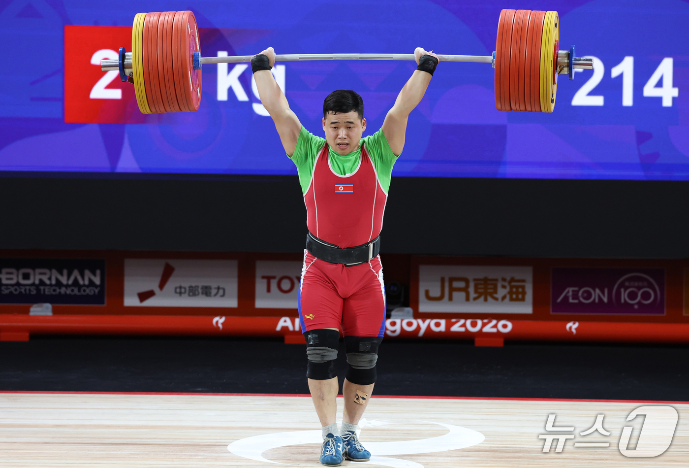 (나고야=뉴스1) 김민지 기자 = 북한 노광렬이 28일 일본 아이치현 나고야 중소기업진흥회관에서 열린 2026 아이치·나고야 아시안게임 남자 역도 85kg 결승 용상 3차 시기에서 …