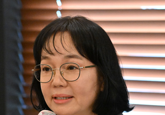 통신 3사 CEO 간담회 발언하는 송경희 위원장