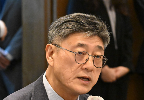 발언하는 정재헌 SK텔레콤 대표이사