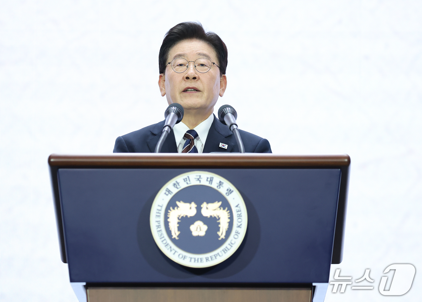 (인천=뉴스1) 이재명 기자 = 이재명 대통령이 28일 인천 송도에서 열린 제20회 세계한인의 날 기념식에서 기념사를 하고 있다. (청와대통신사진기자단) 2026.9.28/뉴스1