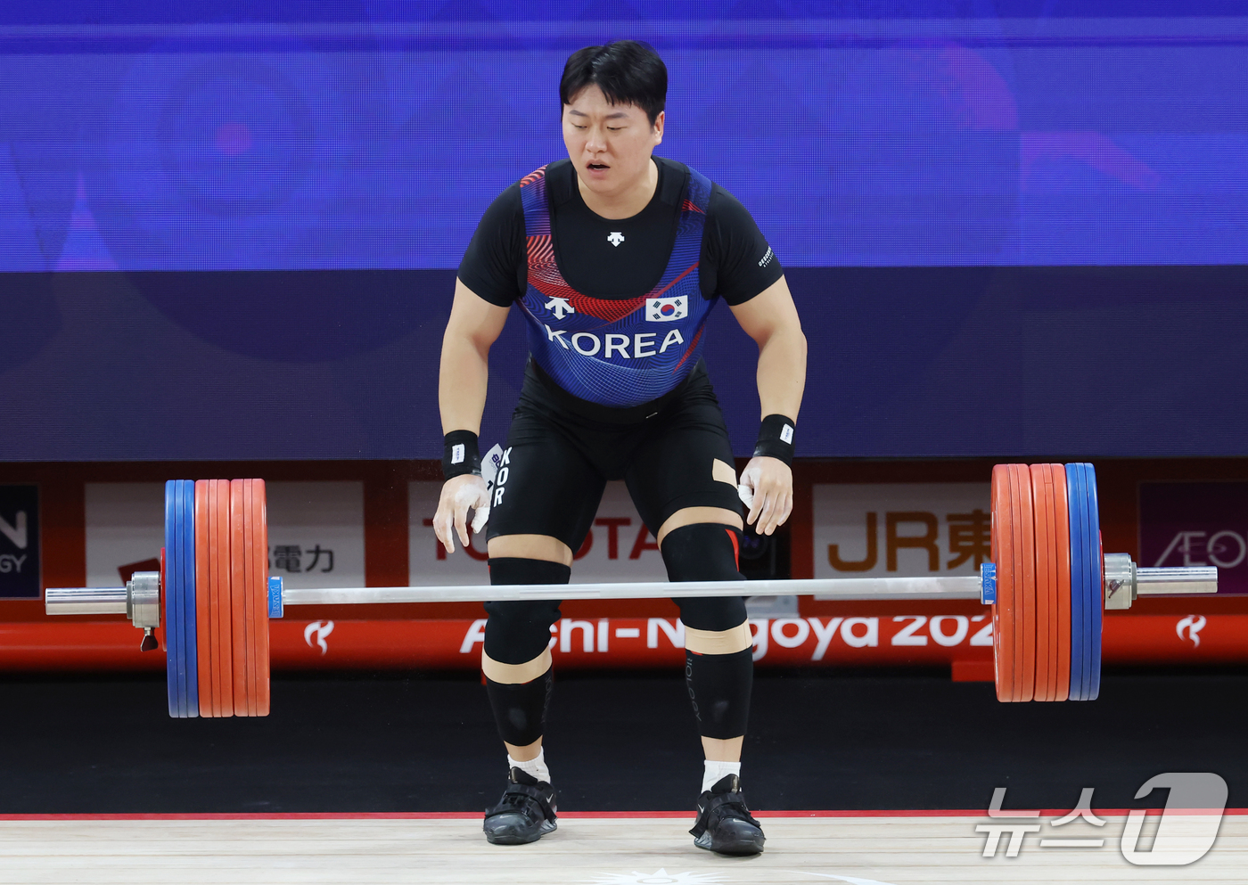 (나고야=뉴스1) 김민지 기자 = 원종범이 28일 일본 아이치현 나고야 중소기업진흥회관에서 열린 2026 아이치·나고야 아시안게임 남자 역도 95kg 결승 인상 3차 시기에 170 …