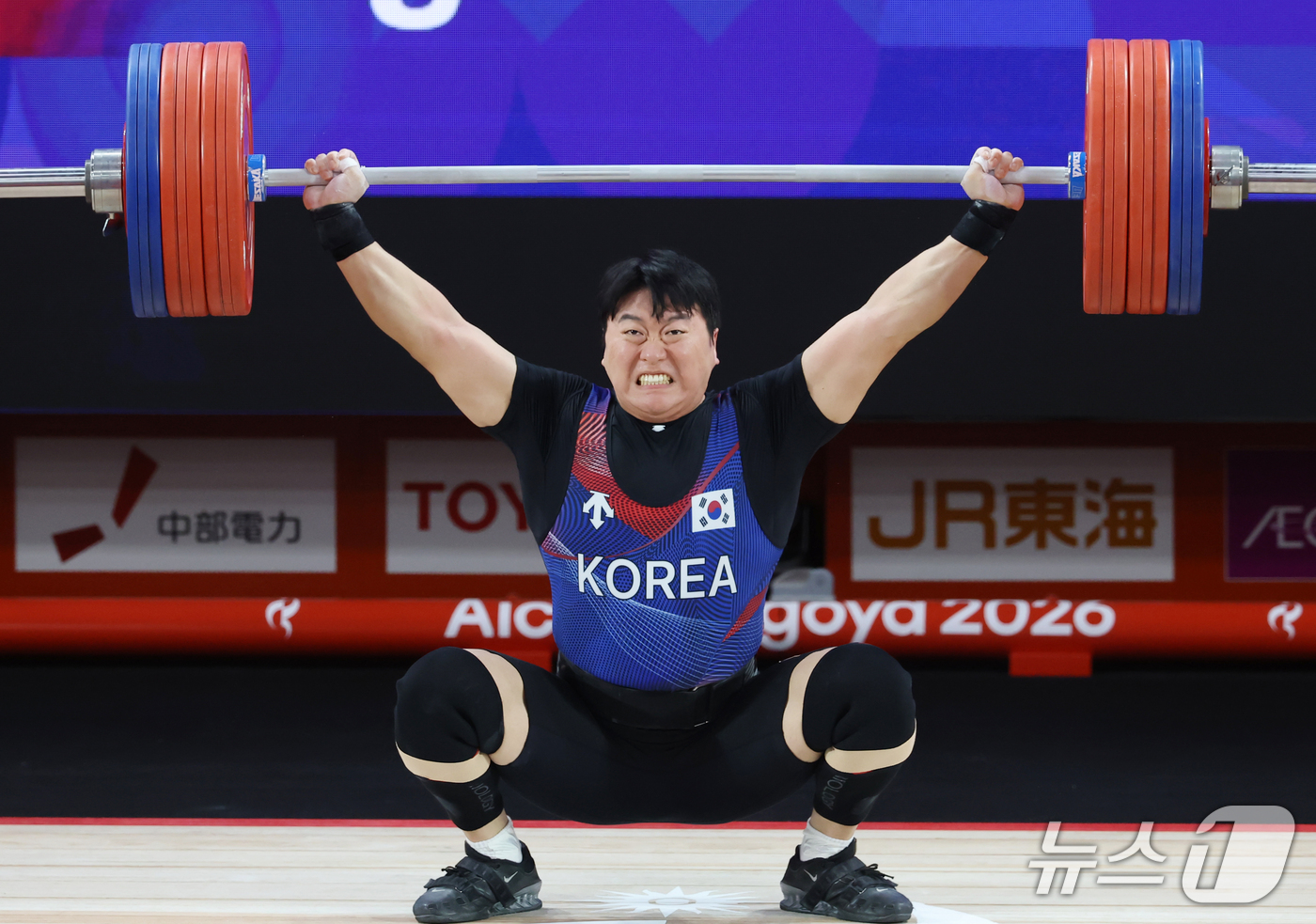 (나고야=뉴스1) 김민지 기자 = 원종범이 28일 일본 아이치현 나고야 중소기업진흥회관에서 열린 2026 아이치·나고야 아시안게임 남자 역도 95kg 결승 인상 3차 시기에 170 …
