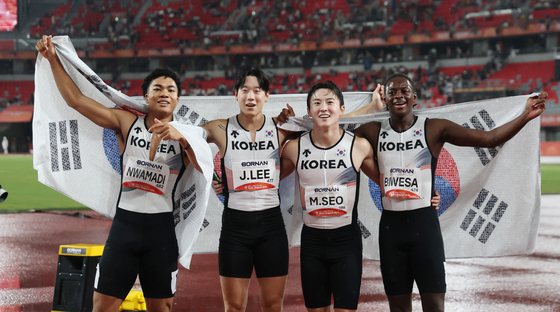 남자 육상 계주, 동메달에 환한 웃음