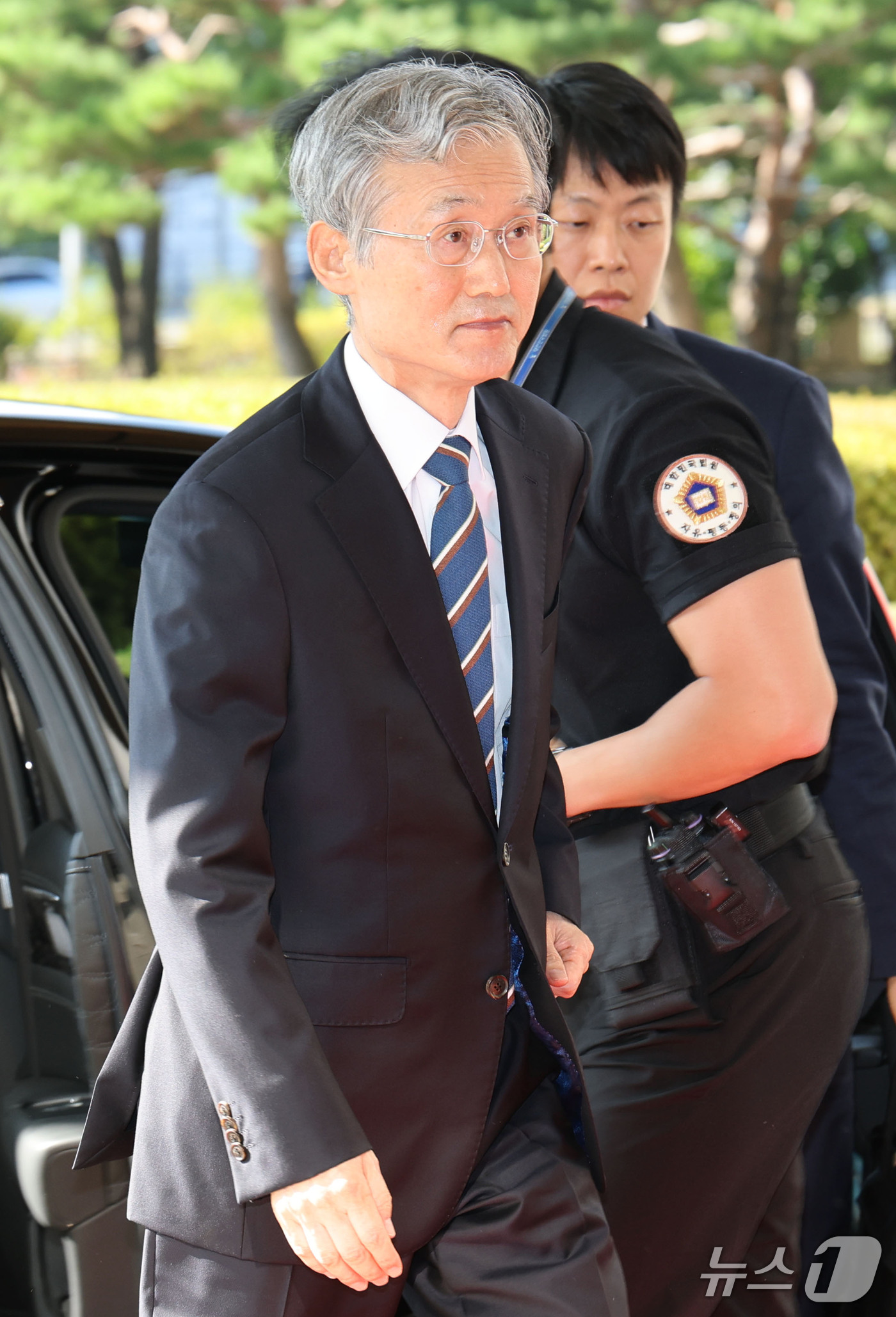 (서울=뉴스1) 이광호 기자 = 조희대 대법원장이 29일 오전 서울 서초구 대법원으로 출근하고 있다.  2026.9.29/뉴스1