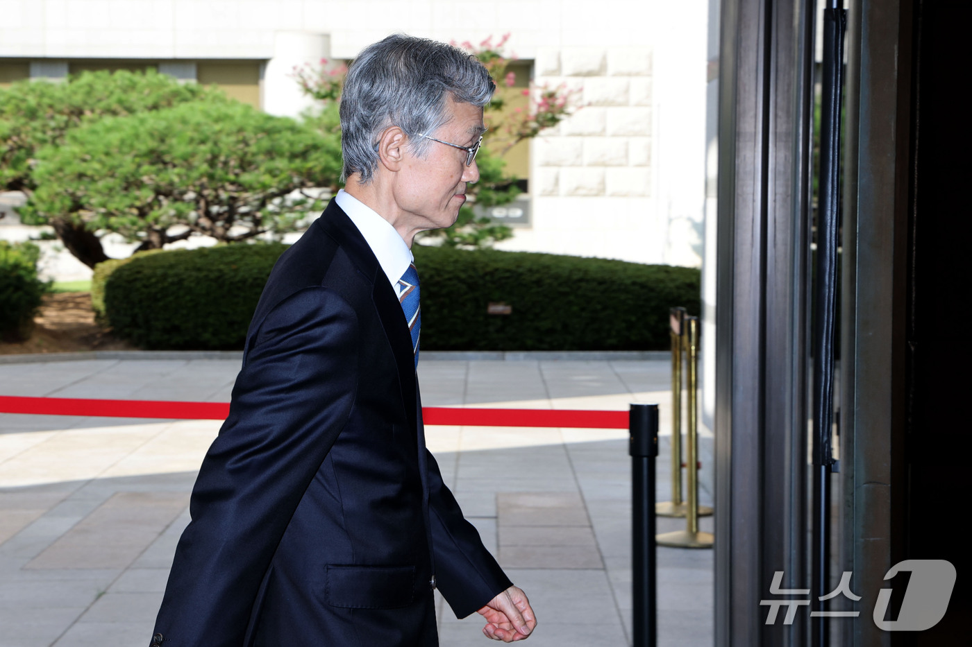 (서울=뉴스1) 이광호 기자 = 조희대 대법원장이 29일 오전 서울 서초구 대법원으로 출근하고 있다.  2026.9.29/뉴스1
