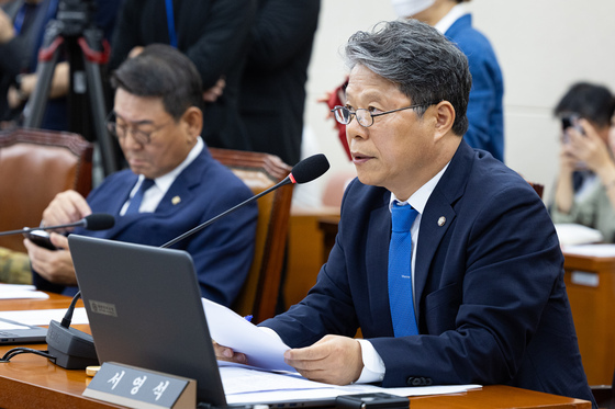 돌려받을 진료비 3874억…건보공단이 걷은 돈은 2.4%뿐
