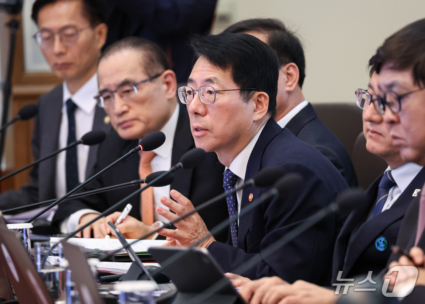(서울=뉴스1) 허경 기자 = 황종우 해양수산부 장관이 29일 청와대에서 열린 국무회의에서 발언을 하고 있다. 2026.9.29/뉴스1