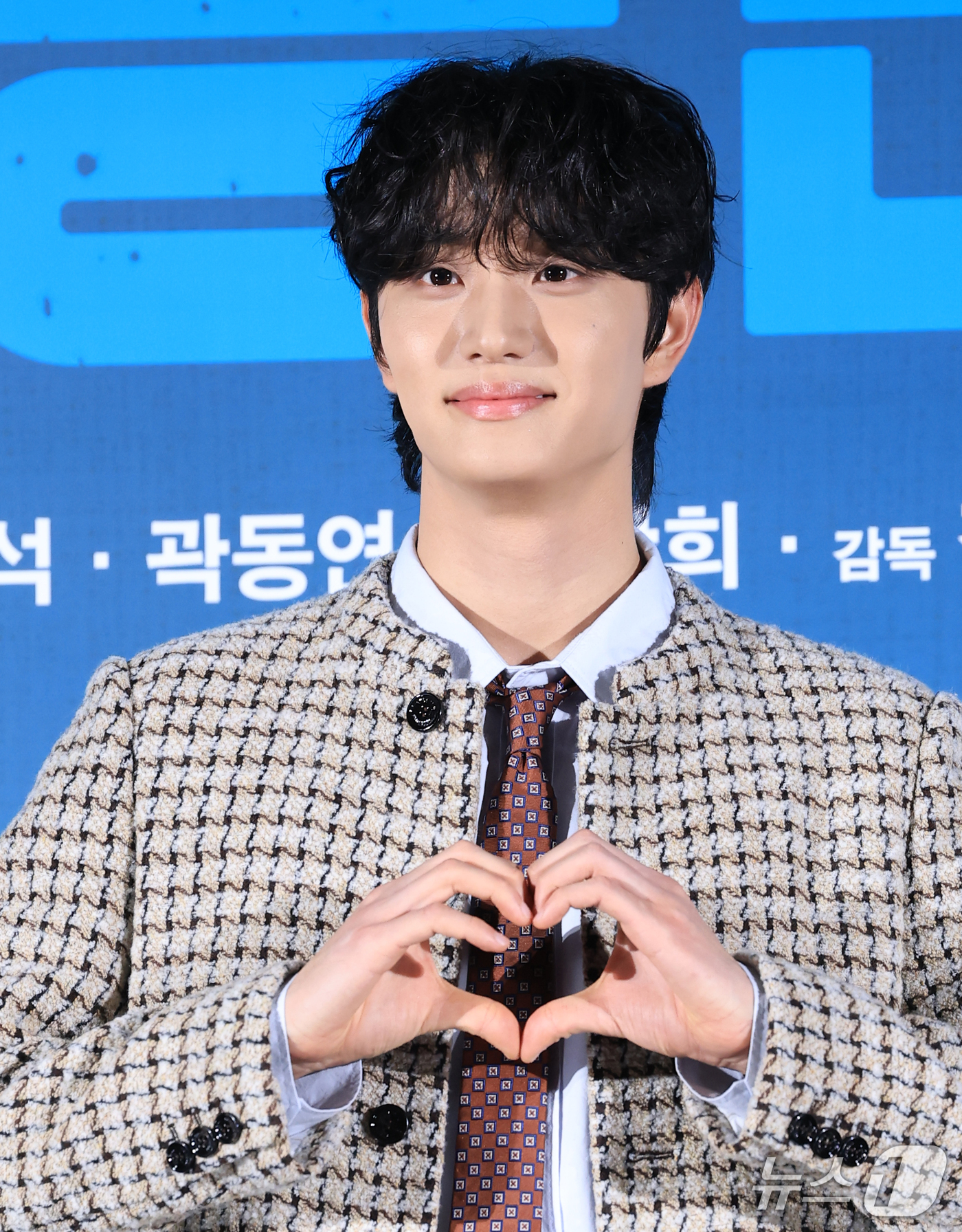 (서울=뉴스1) 권현진 기자 = 배우 김재원이 29일 서울 광진구 롯데시네마 건대입구점에서 열린 영화 '최종면접'(감독 김정훈) 제작보고회에서 포즈를 취하고 있다.‘최종면접’은 최 …