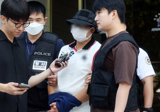 영장실질심사 마친 '한강공원 흉기 위협' 40대 남성
