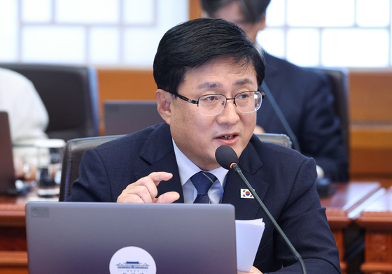 보고하는 김성환 장관