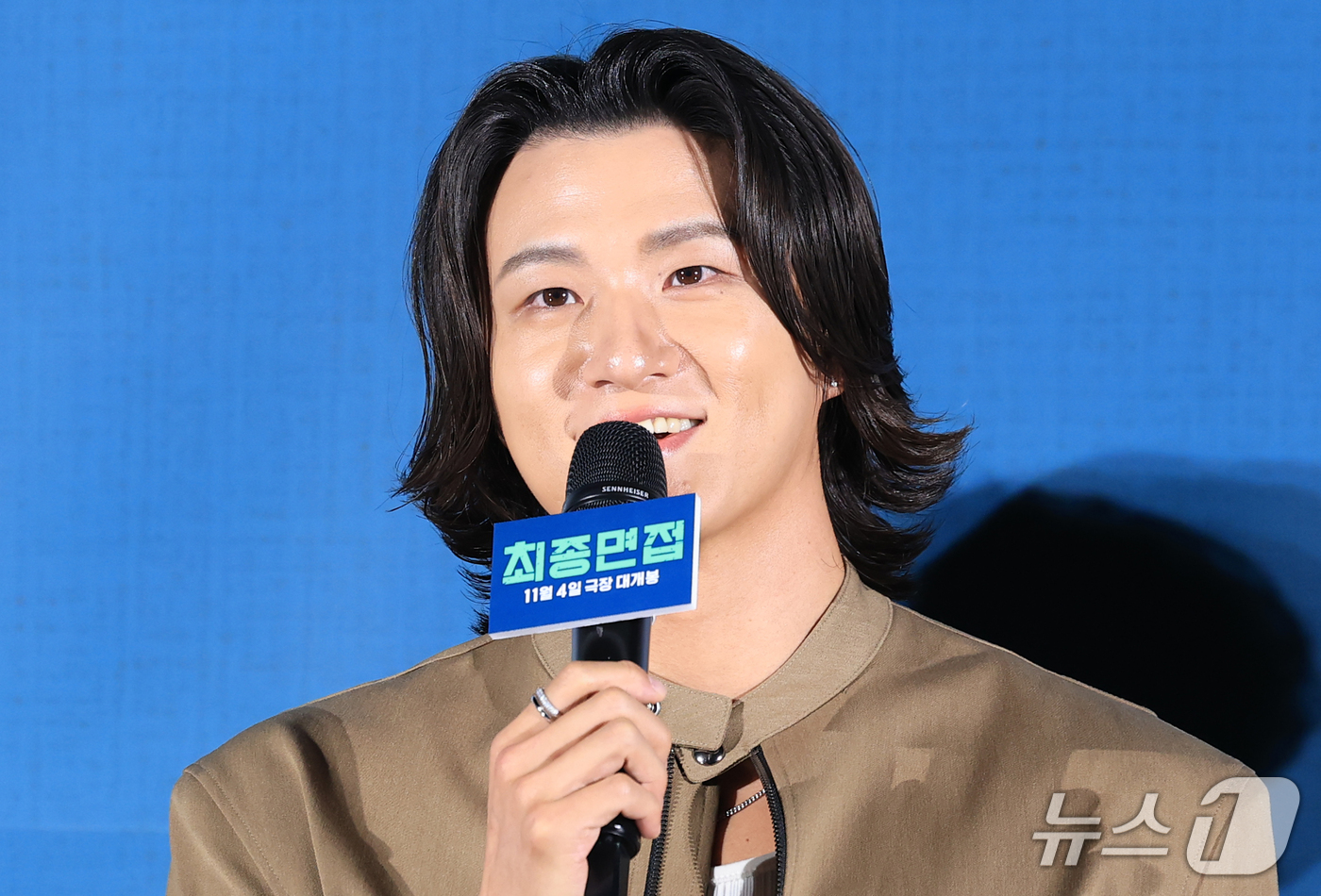 (서울=뉴스1) 권현진 기자 = 배우 신승호가 29일 서울 광진구 롯데시네마 건대입구점에서 열린 영화 '최종면접'(감독 김정훈) 제작보고회에서 인사말을 하고 있다.‘최종면접’은 최 …