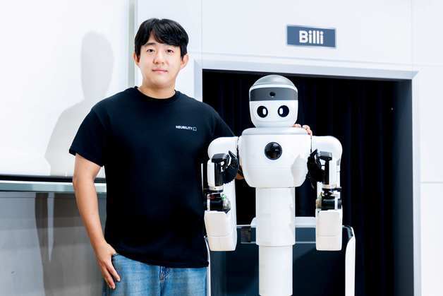 "배달로봇 '뉴비' 데이터 '빌리'로"…뉴빌리티, 조작·물류 피지컬AI 겨냥