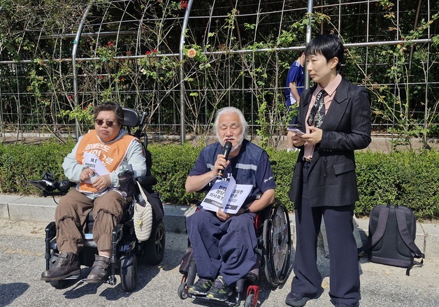 '투표소 앞 포체투지' 전장연 대표 벌금형…"항소로 무죄 받을 것"