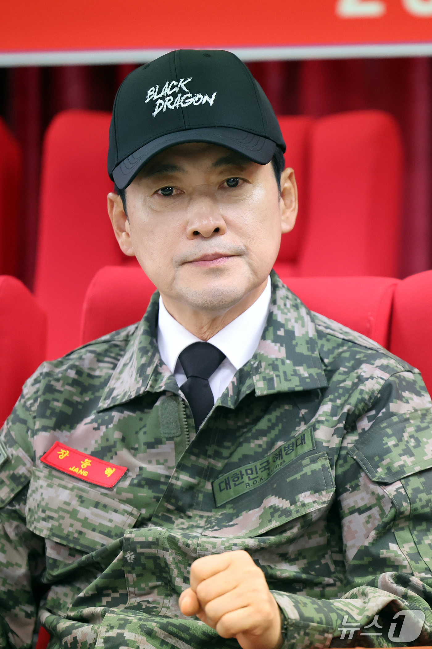 (백령도=뉴스1) 황기선 기자 = 장동혁 국민의힘 대표가 29일 인천 옹진군 백령도 해병대 제6여단에서 부대 일반현황 및 작전대비태세를 보고 받고 있다.  2026.9.29/뉴스1 …