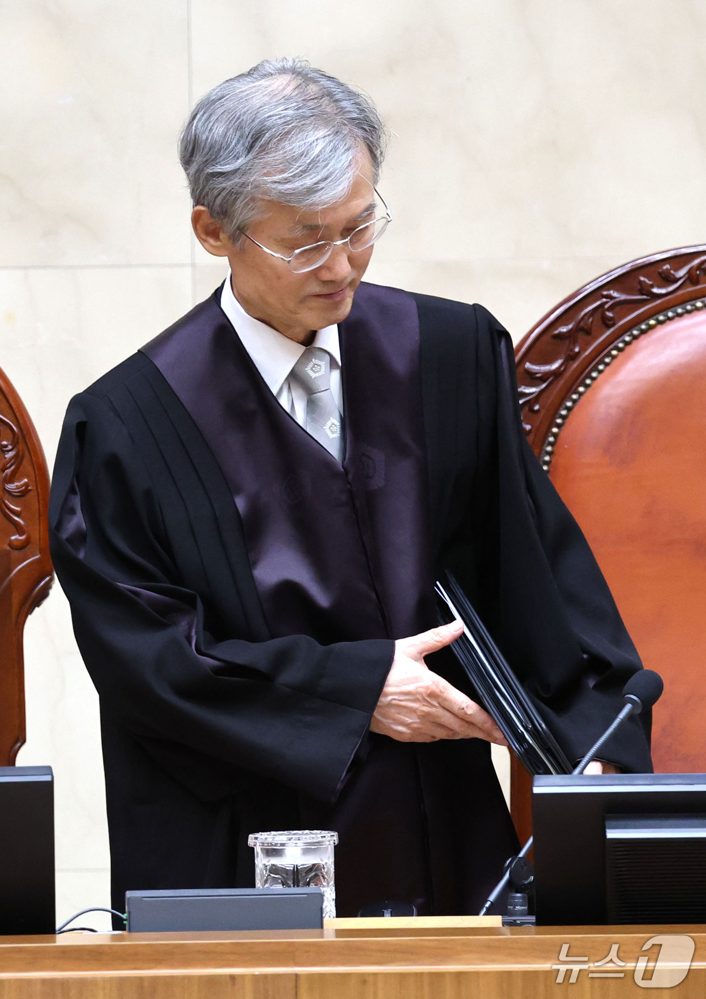 (서울=뉴스1) 이광호 기자 = 조희대 대법원장과 대법관들이 29일 오후 서울 서초구 대법원에서 열린 전원합의체 선고기일에 참석하고 있다. 2026.9.29/뉴스1