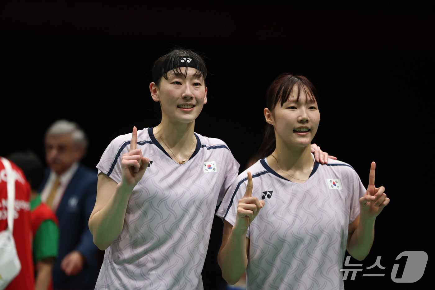 (이치노미야=뉴스1) 김도우 기자 = 대한민국 이소희, 백하나가 29일 일본 이치노미야 시립체육관에서 열린 2026 아이치·나고야 아시안게임 배드민턴 여자 복식 결승전에서 중국 탄 …