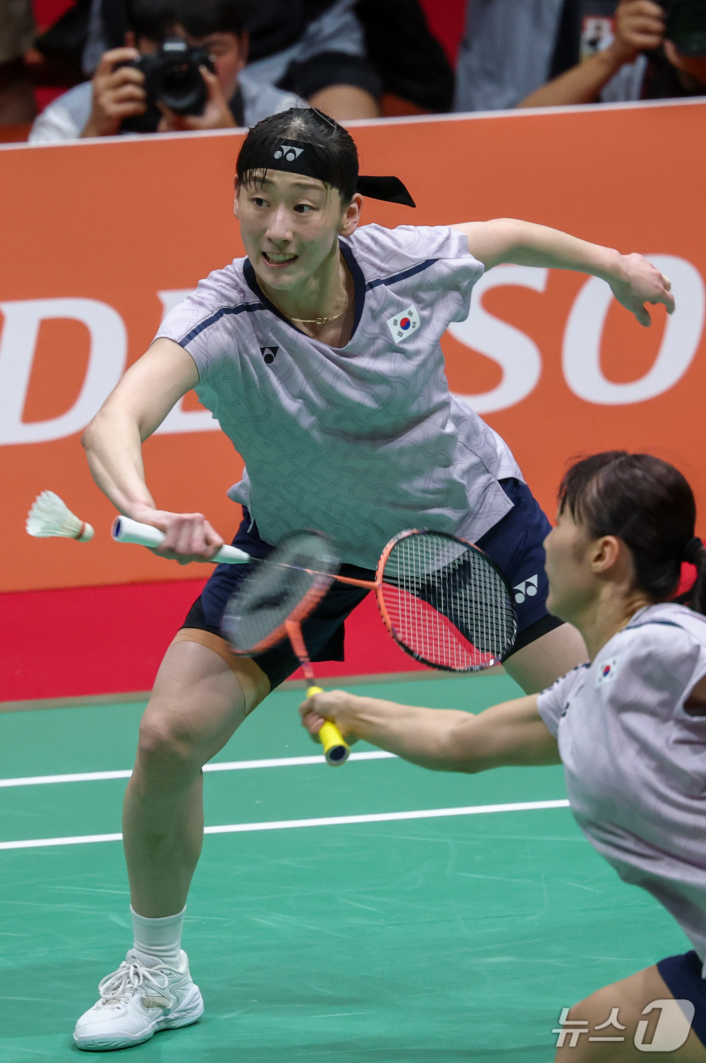 (이치노미야=뉴스1) 안은나 기자 = 대한민국 이소희, 백하나가 29일 일본 이치노미야 시립체육관에서 열린 2026 아이치·나고야 아시안게임 배드민턴 여자 복식 결승전에서 중국 탄 …