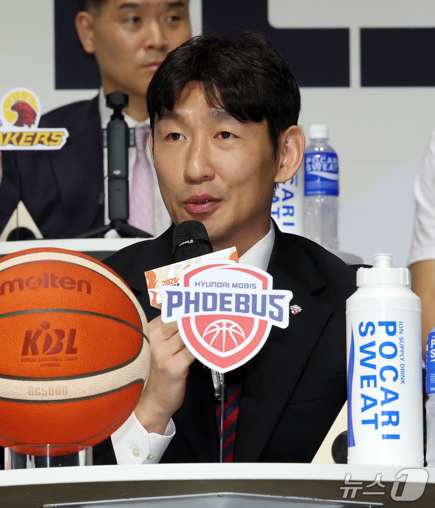 (서울=뉴스1) 박세연 기자 = 29일 오후 서울 용산구 블루스퀘어에서 열린 2026-2027 KCC프로농구 개막 미디어데이에서 현대모비스 양동근 감독이 출사표를 밝히고 있다. …