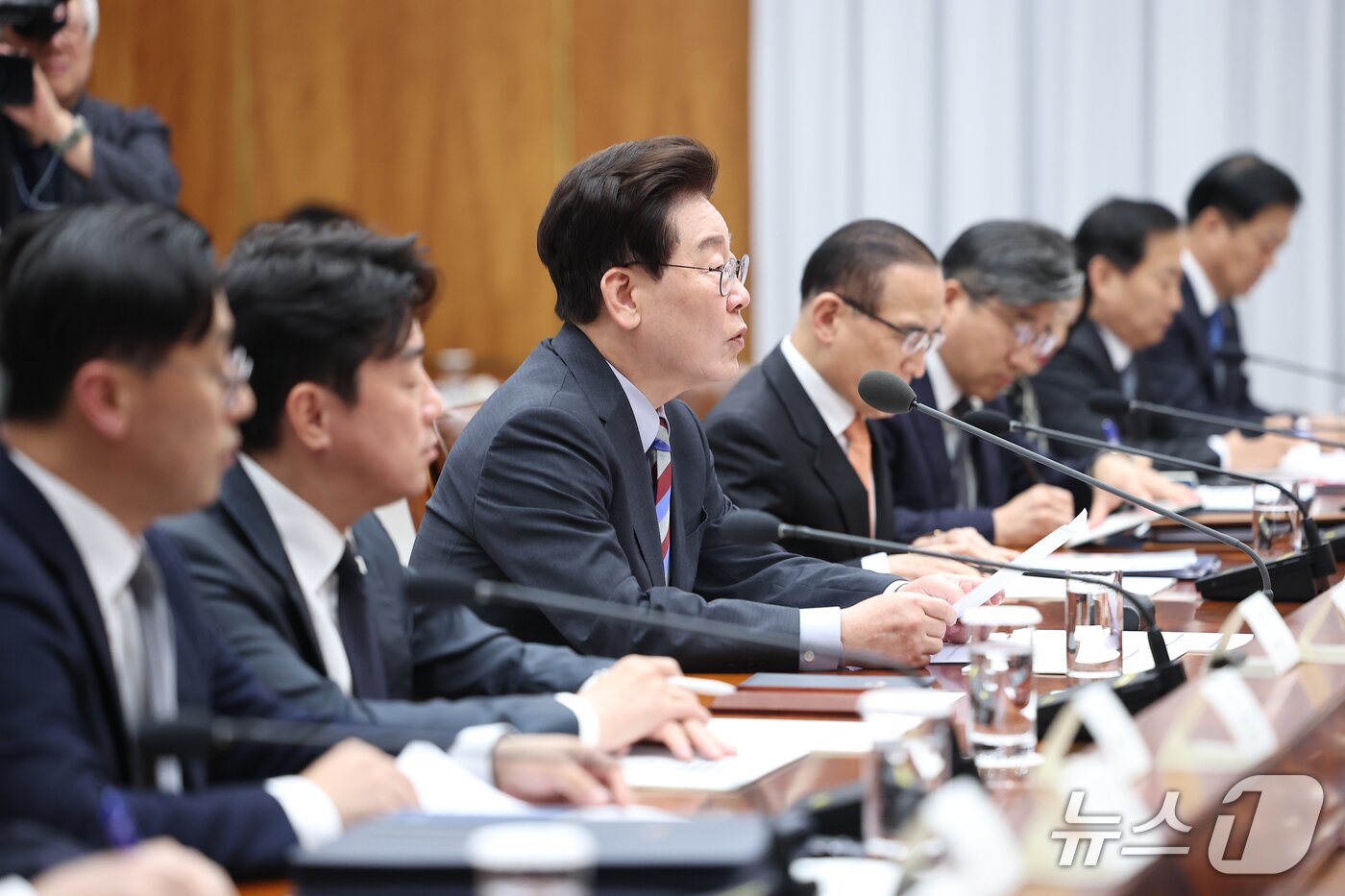 본문 이미지 - 이재명 대통령이 29일 청와대에서 열린 메가프로젝트 제3차 민관합동 점검회의에서 발언을 하고 있다. (청와대통신사진기자단) 2026.9.29 ⓒ 뉴스1 이재명 기자