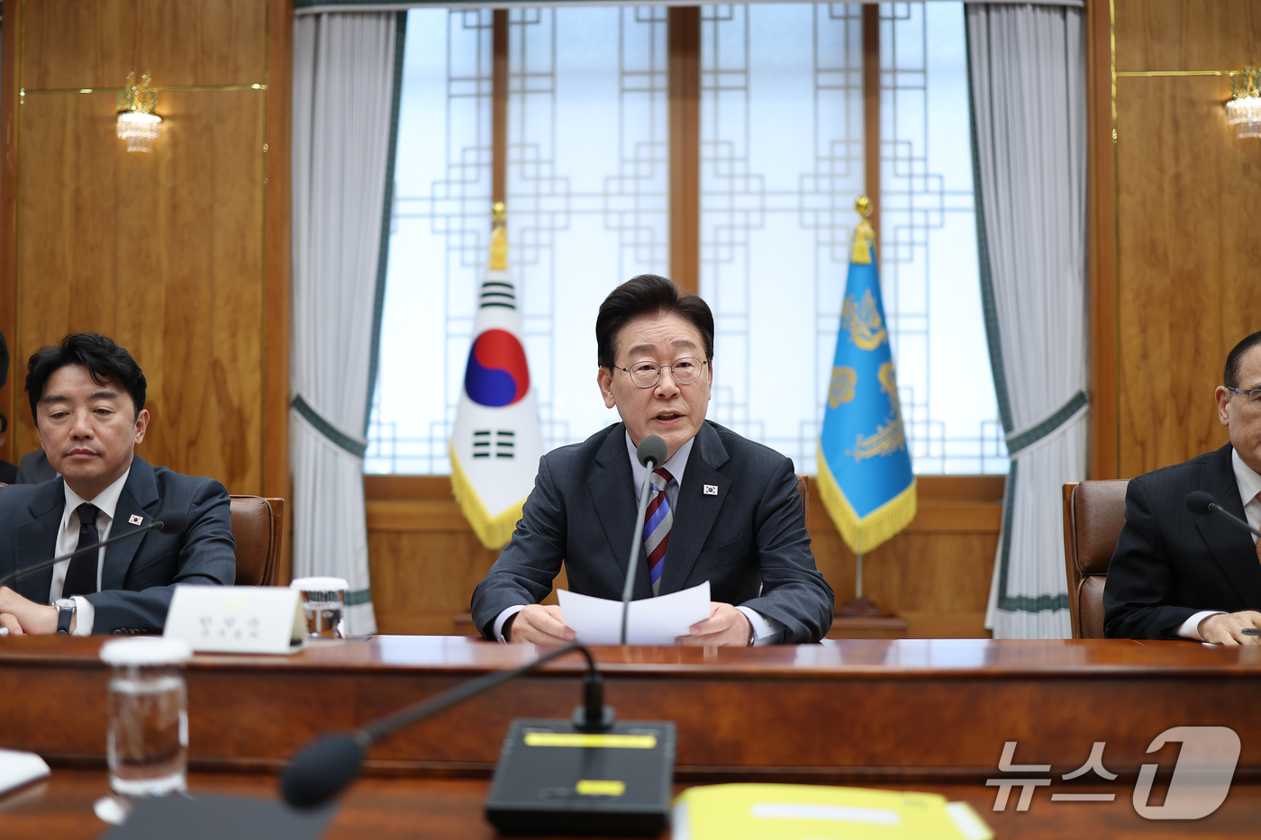 (서울=뉴스1) 이재명 기자 = 이재명 대통령이 29일 청와대에서 열린 메가프로젝트 제3차 민관합동 점검회의에서 발언을 하고 있다. (청와대통신사진기자단) 2026.9.29/뉴스1 …