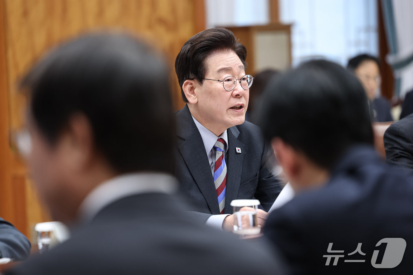 (서울=뉴스1) 이재명 기자 = 이재명 대통령이 29일 청와대에서 열린 메가프로젝트 제3차 민관합동 점검회의에서 발언을 하고 있다. (청와대통신사진기자단) 2026.9.29/뉴스1 …