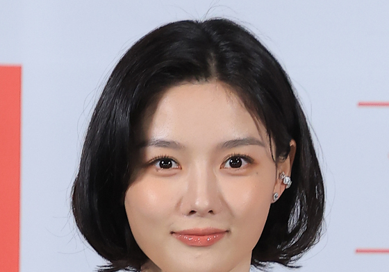 김유정, 밀정이 된 경성 최고 소매치기