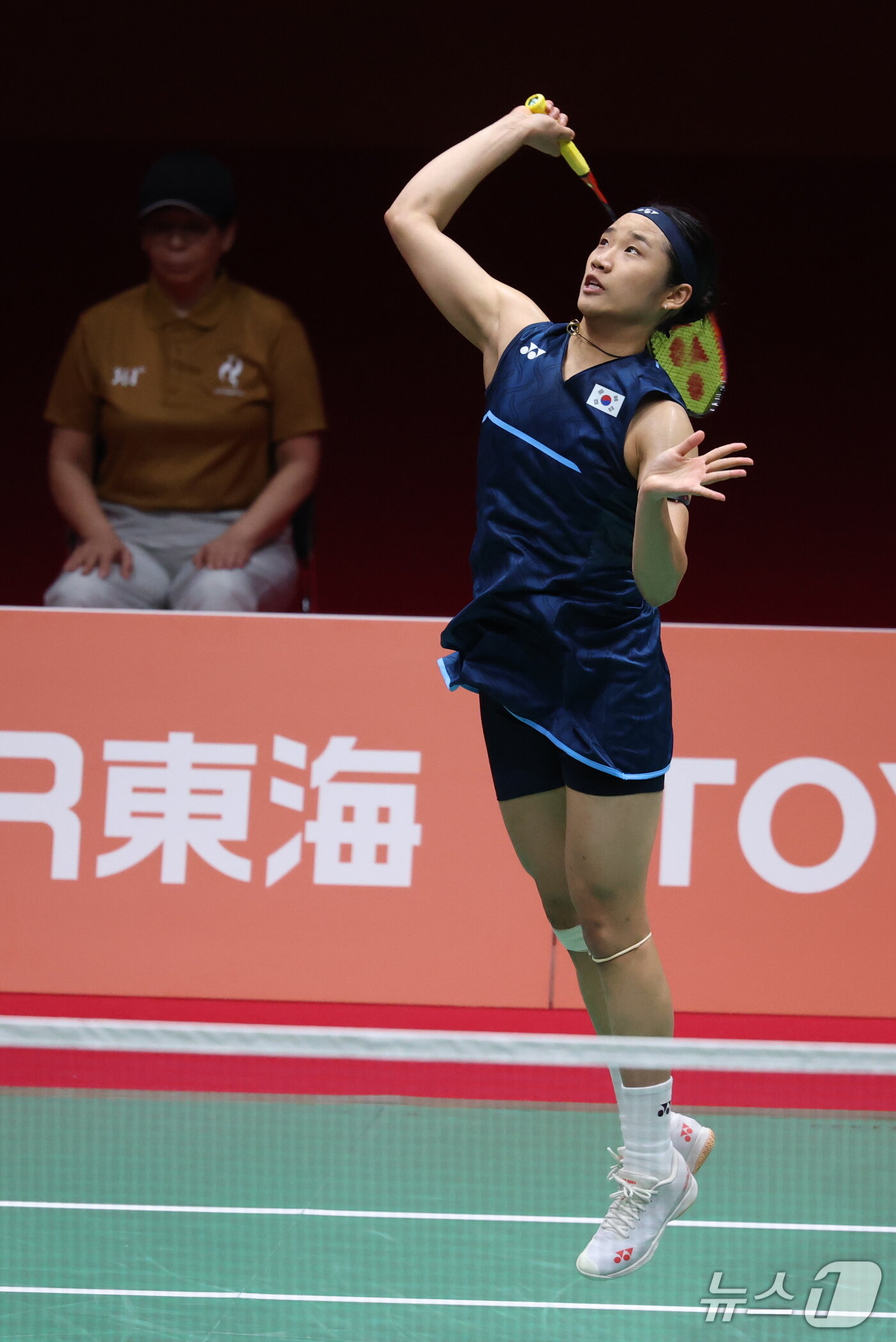 본문 이미지 - 대한민국 안세영이 29일 일본 이치노미야 시립체육관에서 열린 2026 아이치·나고야 아시안게임 배드민턴 여자 단식 결승전에서 일본의 야마구치 아카네와 맞대결을 펼치고 있다. 2026.9.29 ⓒ 뉴스1 안은나 기자