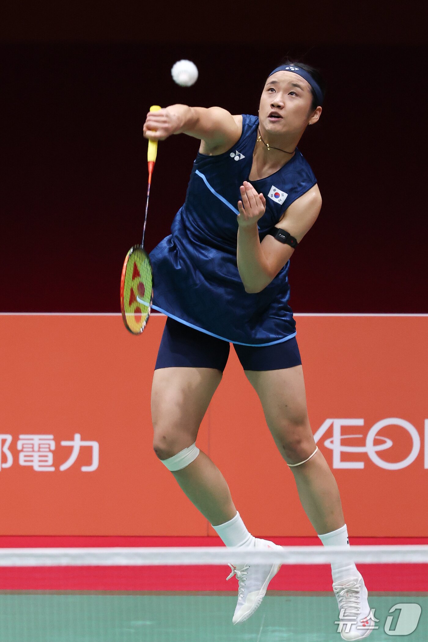 본문 이미지 - 대한민국 안세영이 29일 일본 이치노미야 시립체육관에서 열린 2026 아이치·나고야 아시안게임 배드민턴 여자 단식 결승전에서 일본의 야마구치 아카네와 맞대결을 펼치고 있다. 2026.9.29 ⓒ 뉴스1 안은나 기자