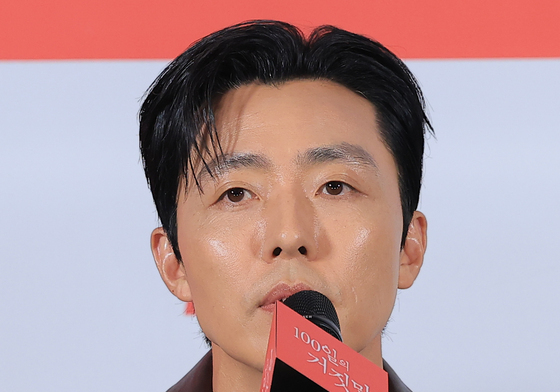 인사말 하는 이무생