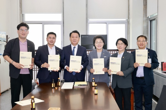 전남광주시의회 기재위, 이광재 예결위원장에 "돔구장 지어달라"