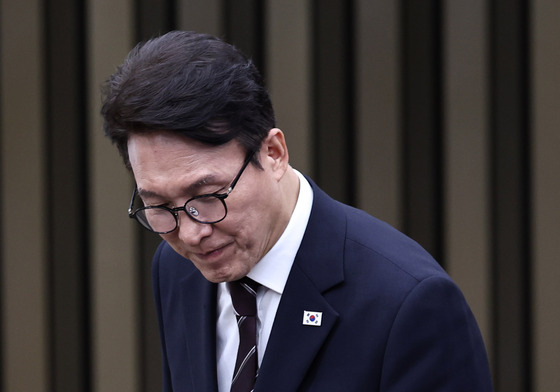 의총 참석하는 김민석 대표