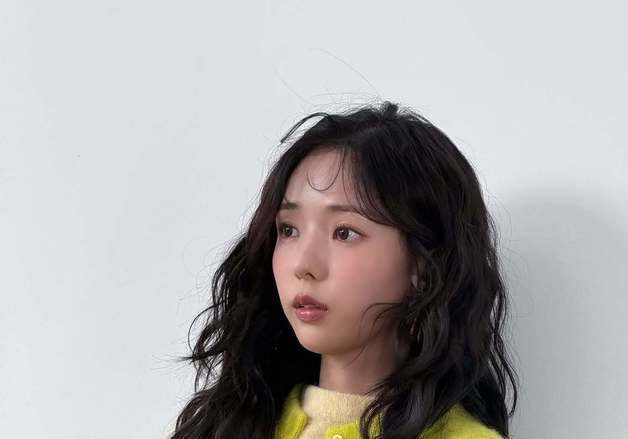 32세 채수빈, 10대 같은 동안 미모…쭉 뻗은 각선미까지 [N샷]