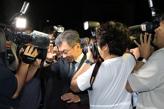 취재진에 사면초가 된 정몽규 전 회장