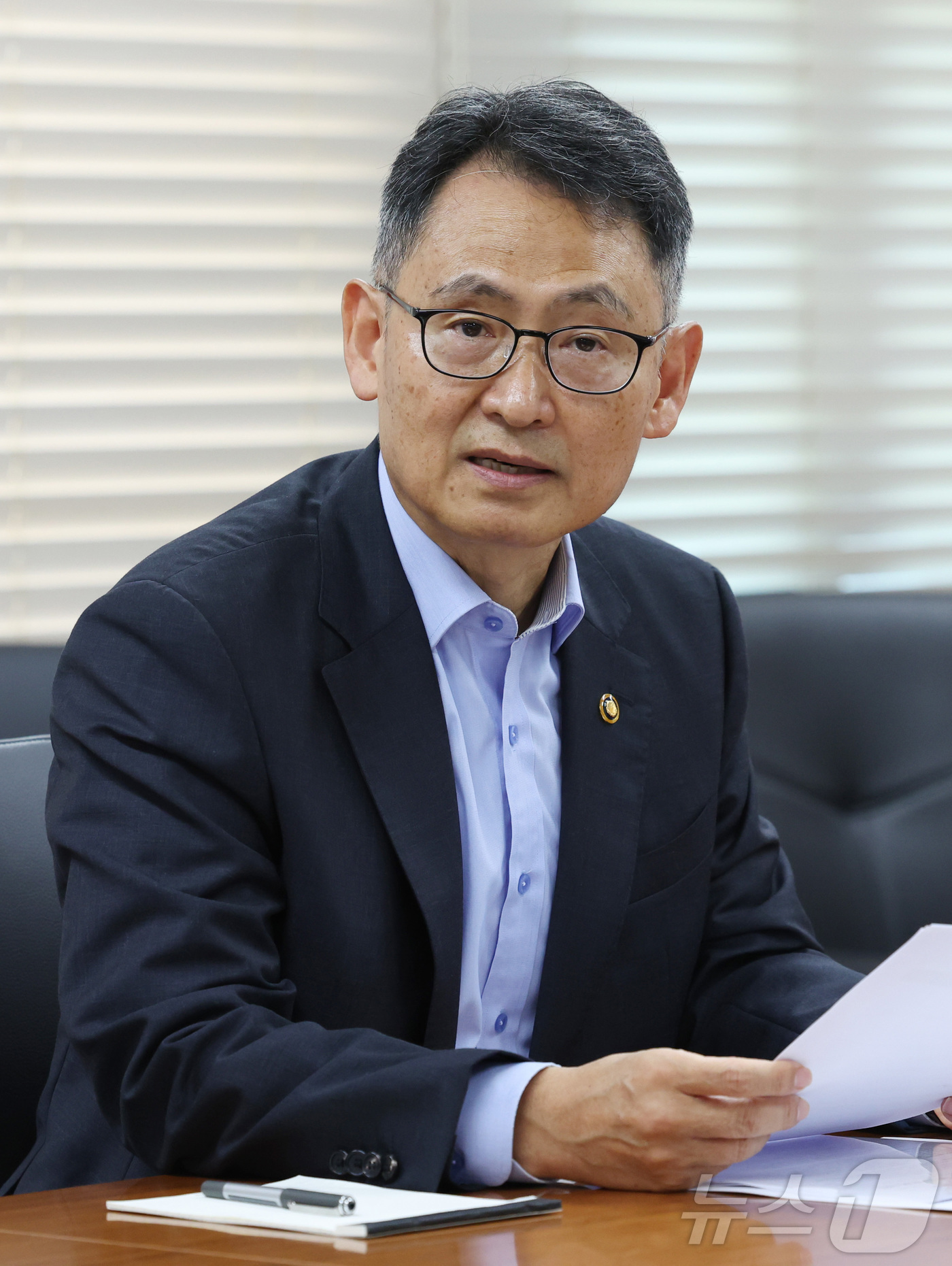 (서울=뉴스1) 이종덕 기자 = 허장 재정경제부 2차관이 3일 오전 서울 종로구 정부서울청사에서 열린 비상경제본부회의를 주재하고 있다. 회의는 '중동전쟁 관련 대응상황 점검' 안건 …