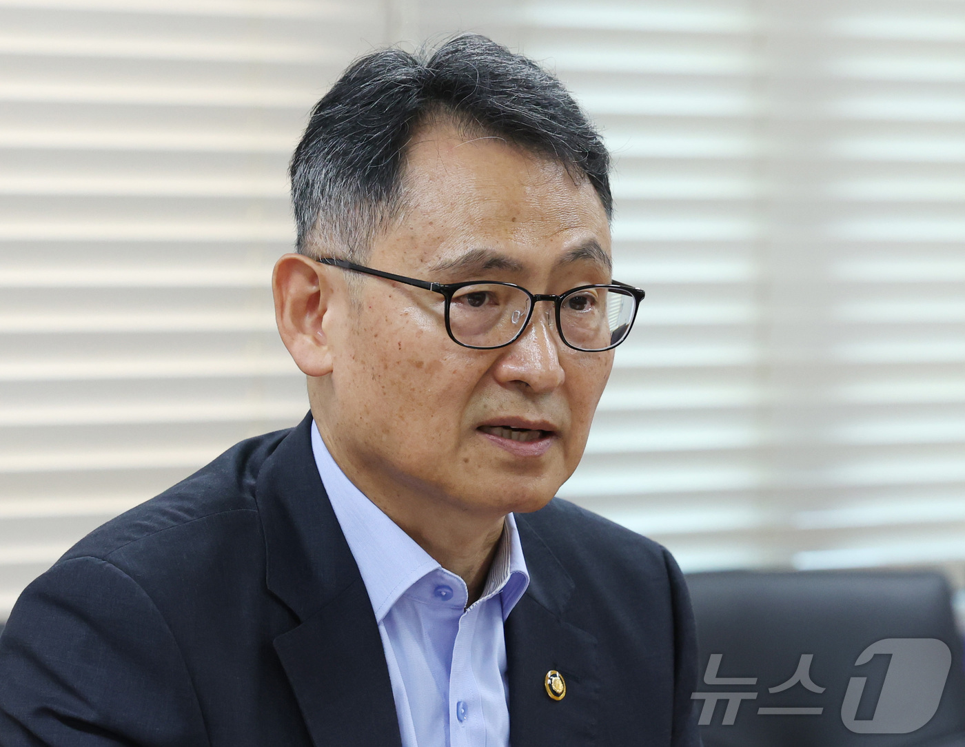 (서울=뉴스1) 이종덕 기자 = 허장 재정경제부 2차관이 3일 오전 서울 종로구 정부서울청사에서 열린 비상경제본부회의를 주재하고 있다. 회의는 '중동전쟁 관련 대응상황 점검' 안건 …