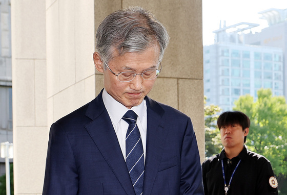 조희대 대법원장 "대법관 재제청, 상의하고 밝히겠다"