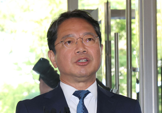 질문 답하는 김승원 법무장관 후보자