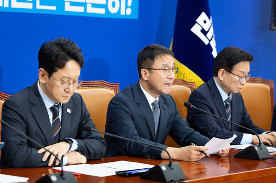 발언하는 한병도 원내대표