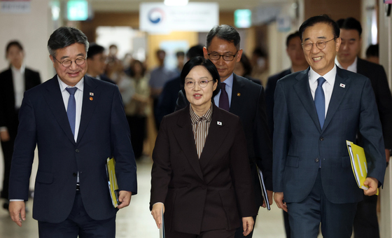 국악방송·전통공연예술진흥재단, 통합…문체부 공공기관 8개 줄인다