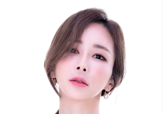 배진아, 3일 신곡 '어디 한번' 발매…정통 트로트의 깊은 맛 예고