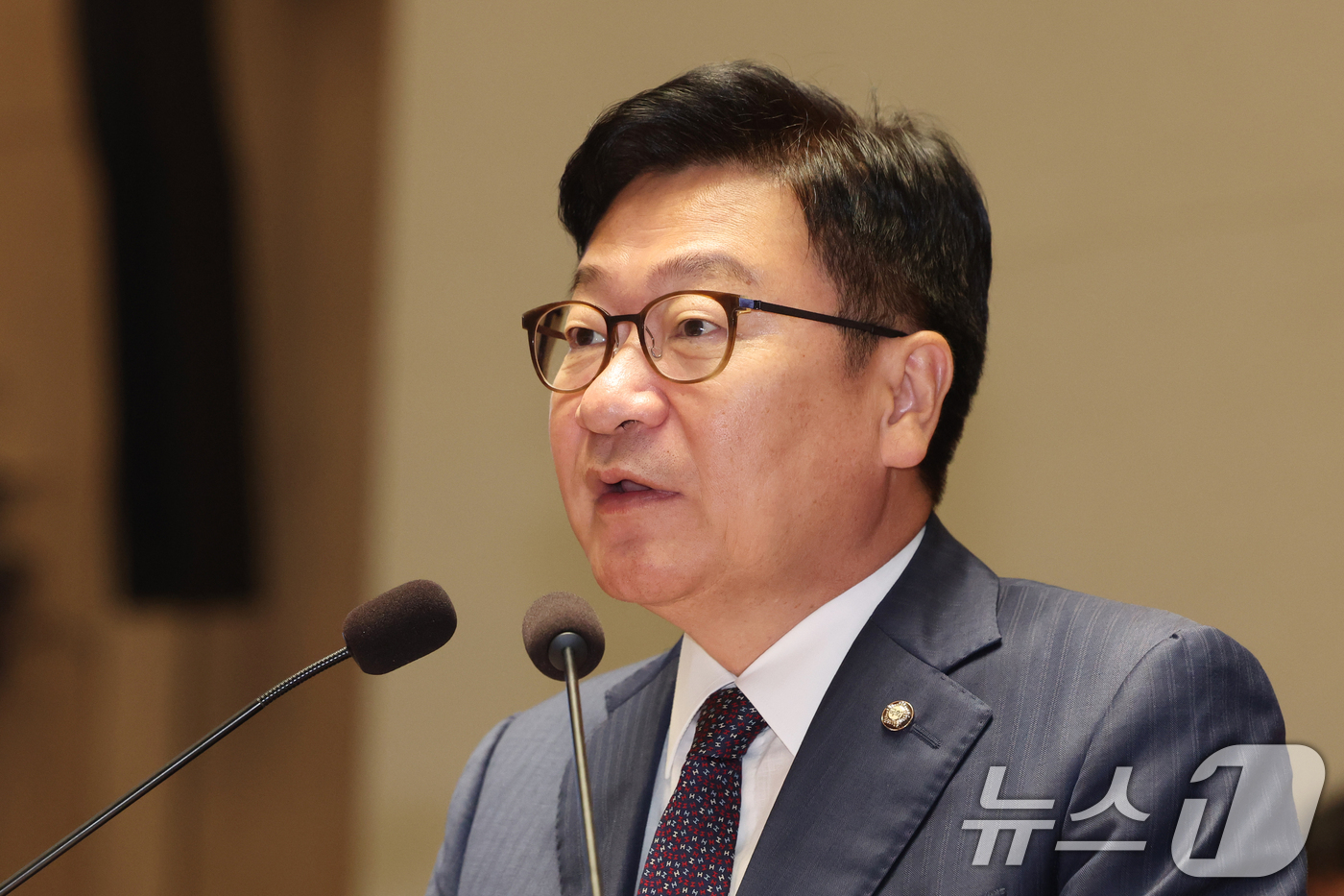 (서울=뉴스1) 황기선 기자 = 정점식 국민의힘 원내대표가 3일 오전 서울 여의도 국회에서 열린 정책 의원총회에서 발언을 하고 있다.  2026.9.3/뉴스1