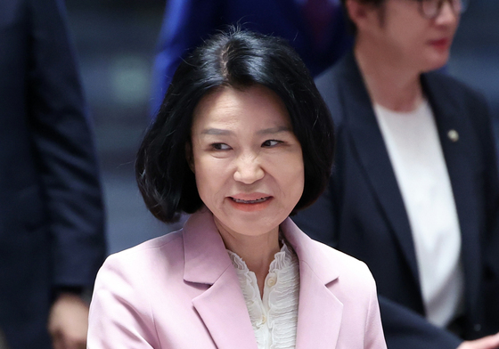 정책 의총 참석하는 이진숙 의원