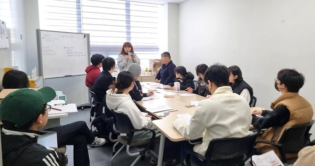 옥천군 학교밖청소년지원센터 15명 전원 검정고시 합격