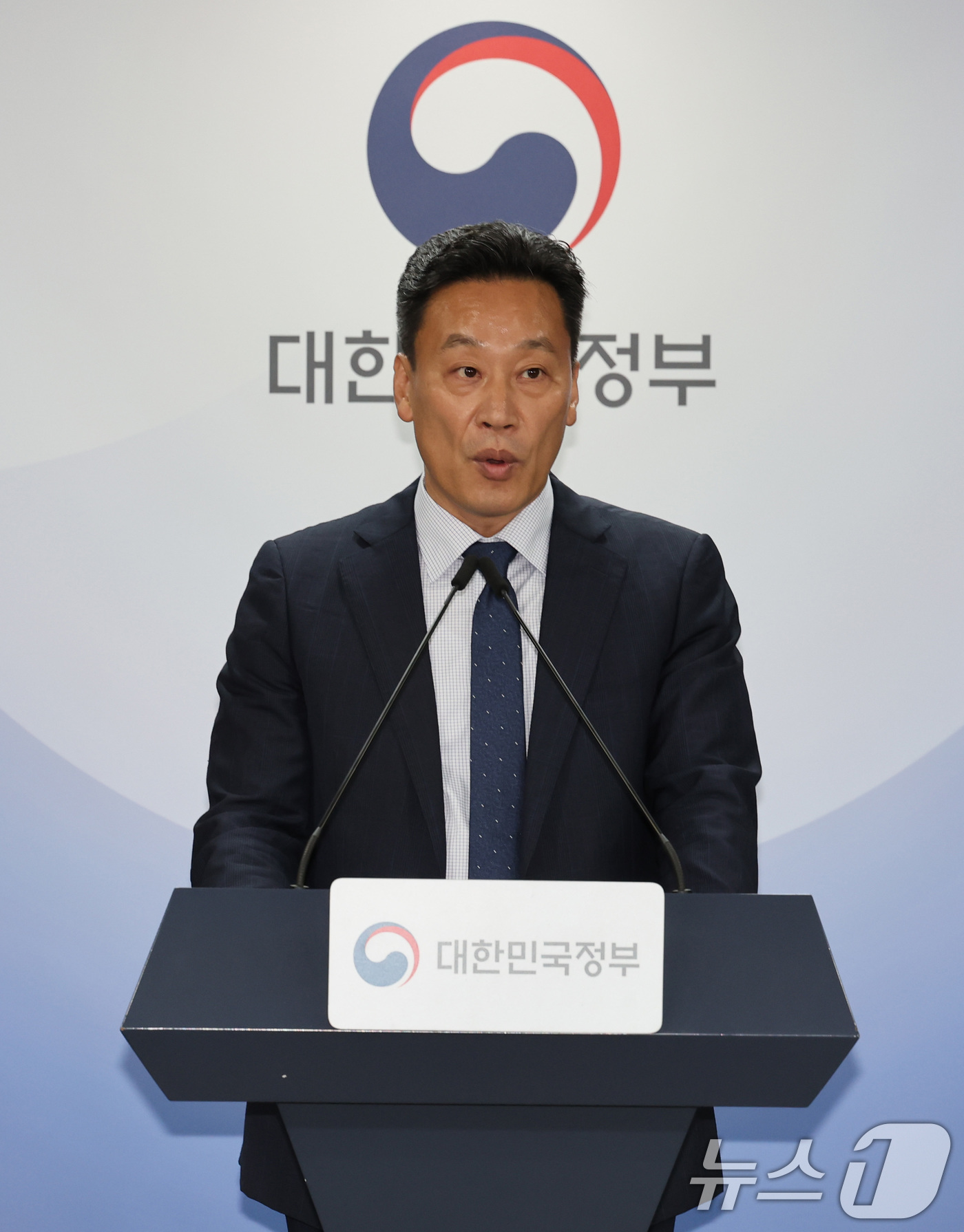 (서울=뉴스1) 이종덕 기자 = 임정규 과학기술정보통신부 정보보호네트워크정책관이 3일 서울 종로구 정부서울청사에서 티빙(TVING) 침해사고 조사결과를 발표하고 있다. 기술자산 소 …