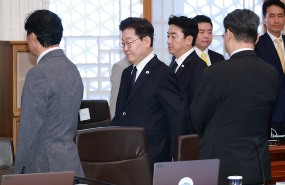 수석보좌관회의 참석하는 이재명 대통령