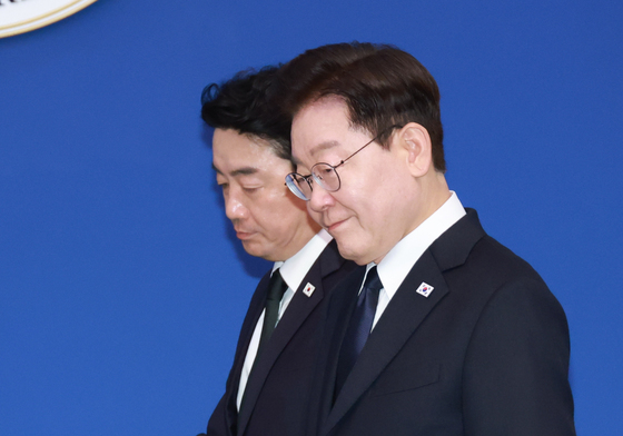 수석보좌관회의 참석하는 이재명 대통령