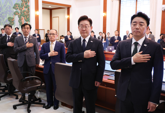 李대통령 "경찰, 뼈 깎는 각오로 내부 자정과 제도 개선 나서야"