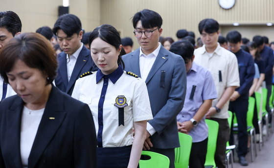 철도사고 희생자 추모 묵념